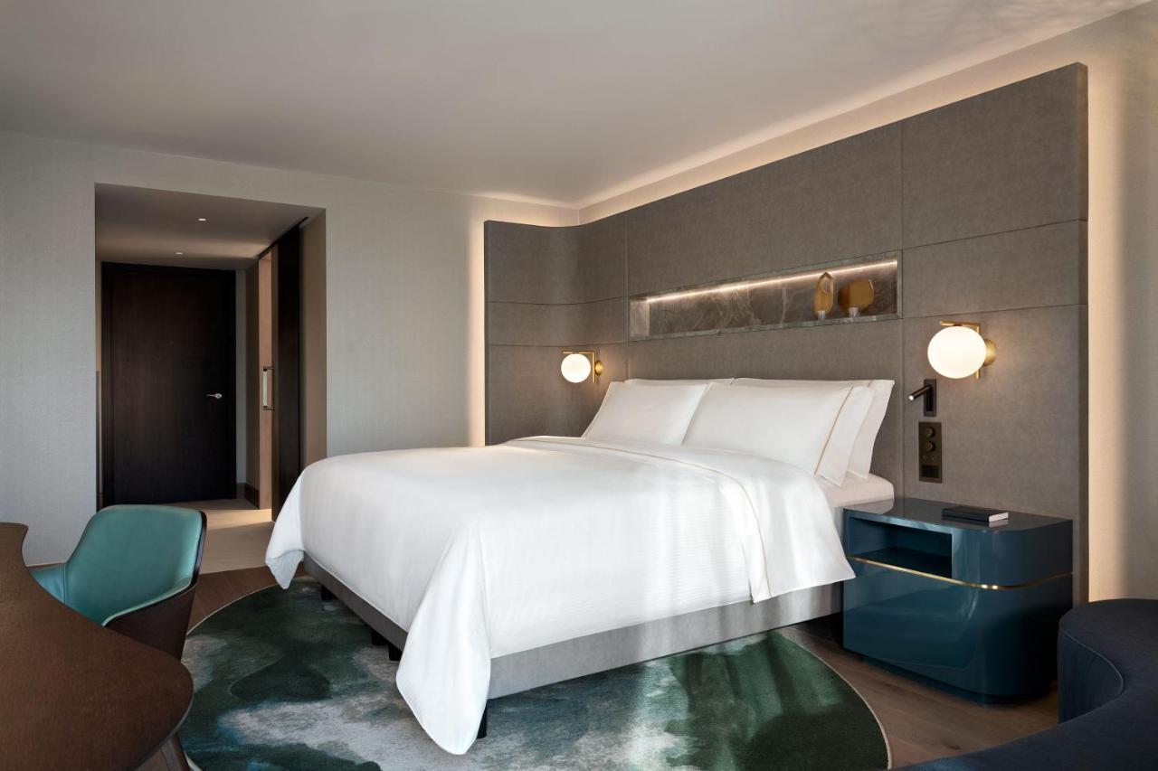 The Westin London City Екстер'єр фото A bedroom at the hotel