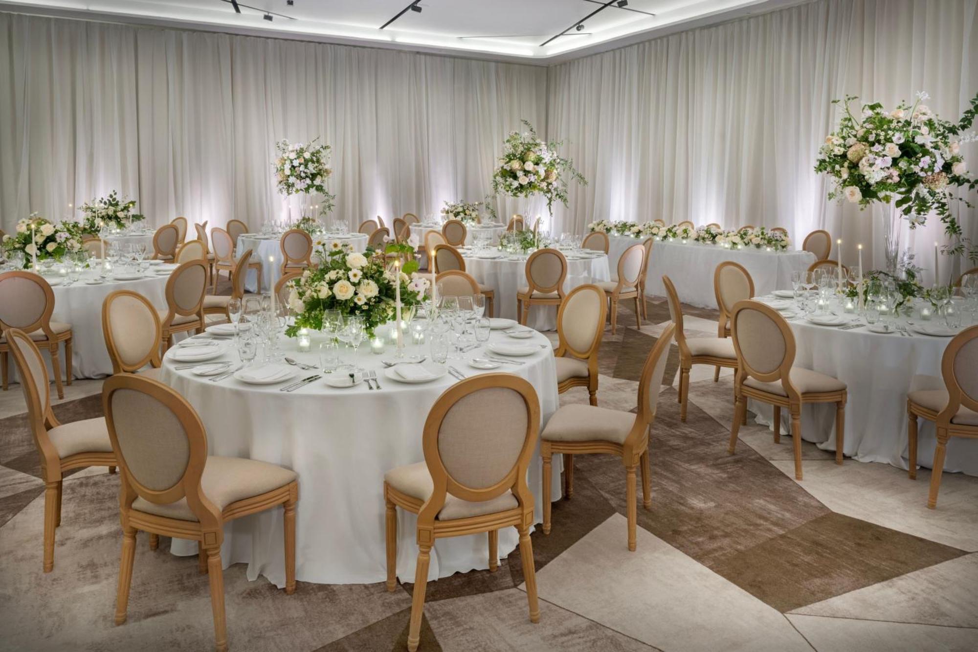 The Westin London City Екстер'єр фото The ballroom at The Dorchester